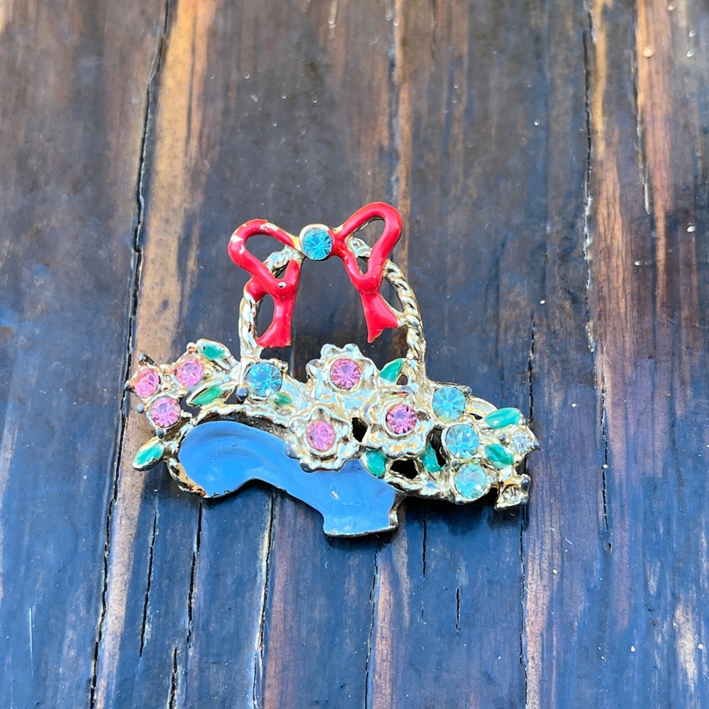 $5 Bundled 💘 Vintage Enamel Floral Bouquet Pin/Brooch